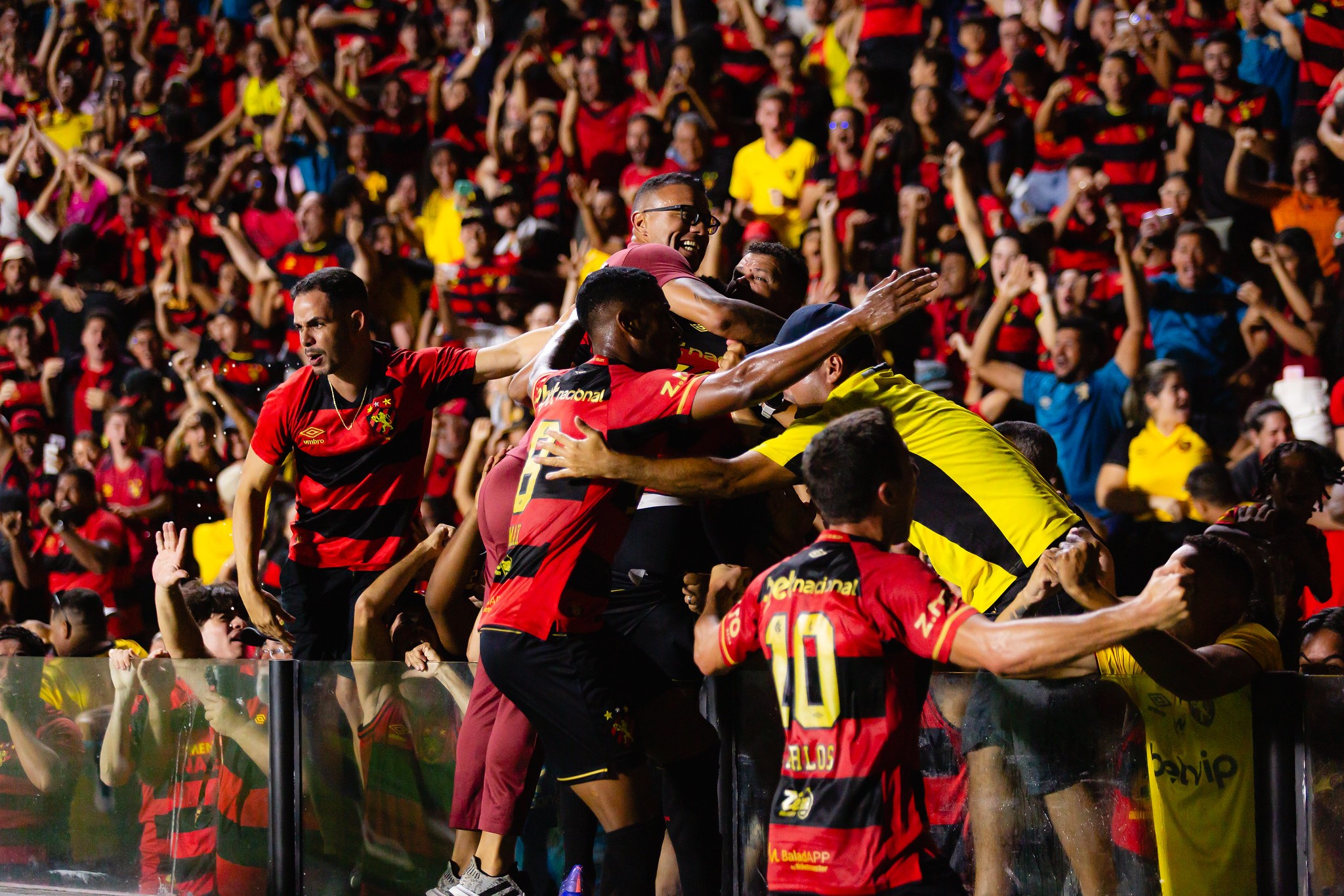 Roger valoriza domínio em vitória no clássico e evoca Ariano: “Felicidade é torcer pelo Sport”