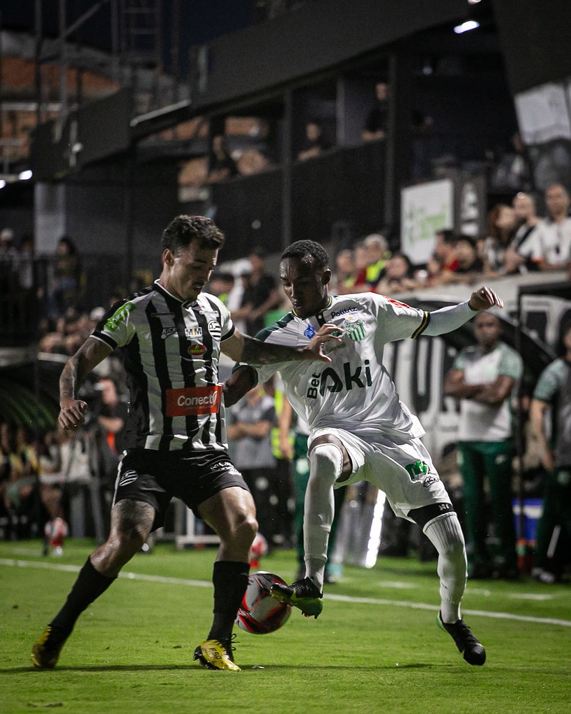 Técnico critica postura do Athletic em derrota para Uberlândia: “Fomos humilhados na nossa casa”