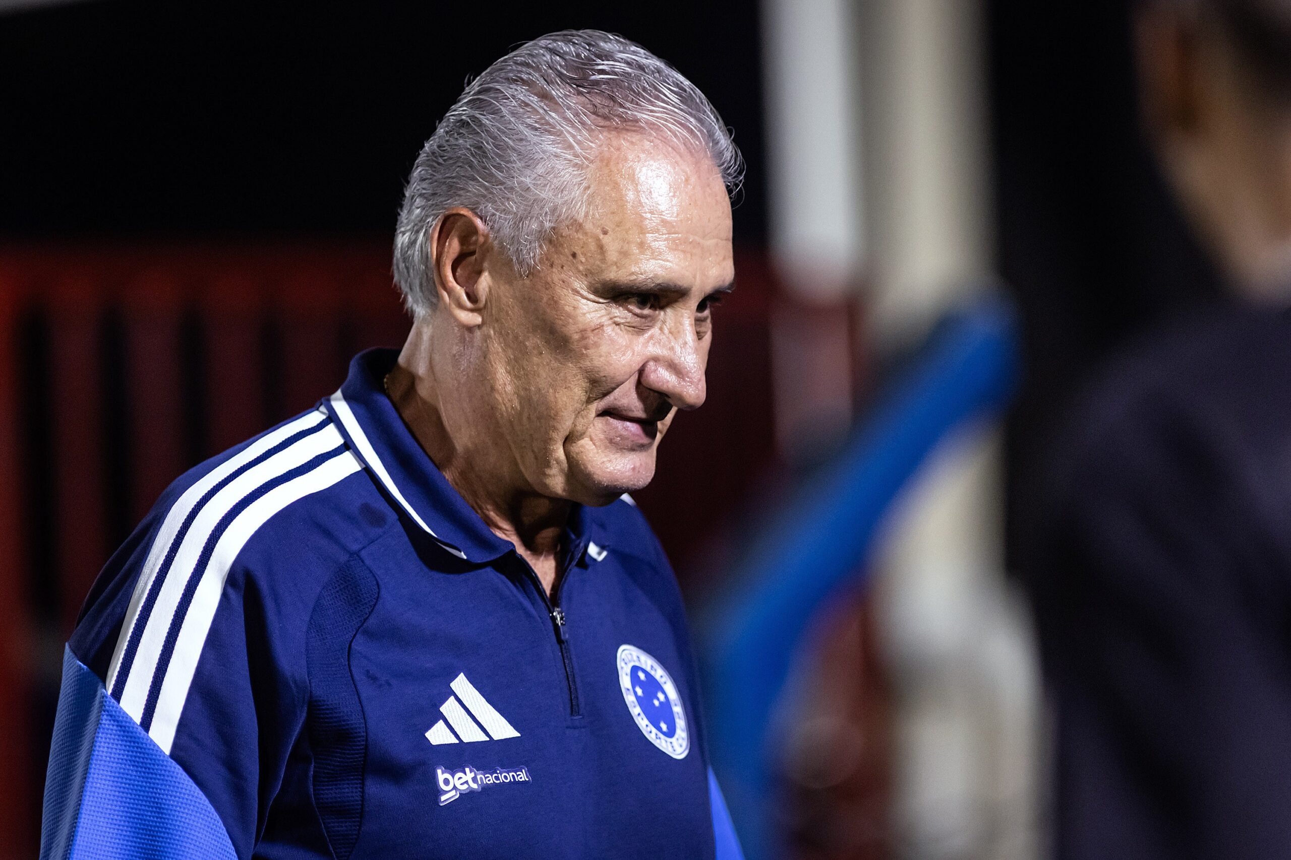 Torcida do Cruzeiro xinga Tite e jogadores antes de gol salvador nos acréscimos; veja
