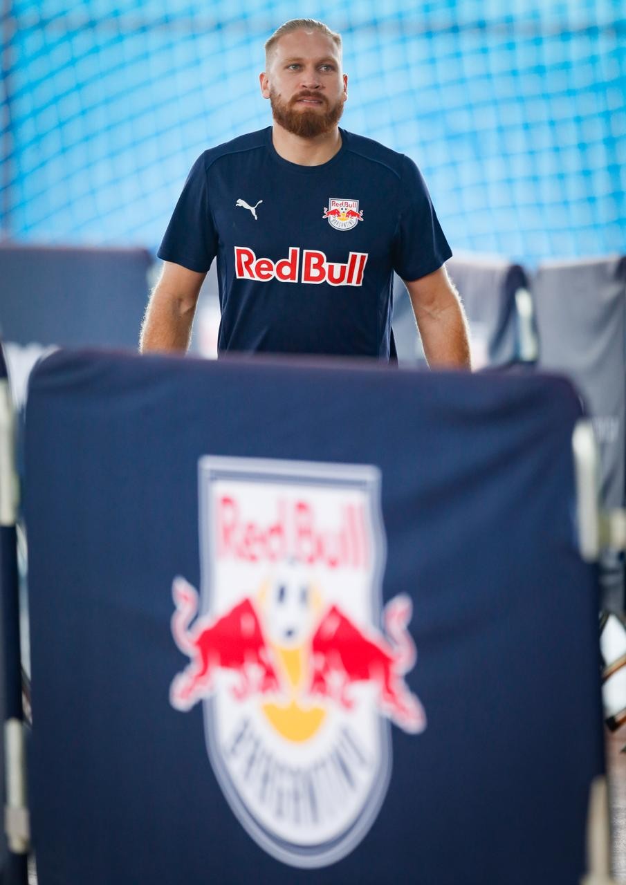 Pitta é punido com quatro jogos de gancho por expulsão no Paulista; pena não vale para o Brasileiro