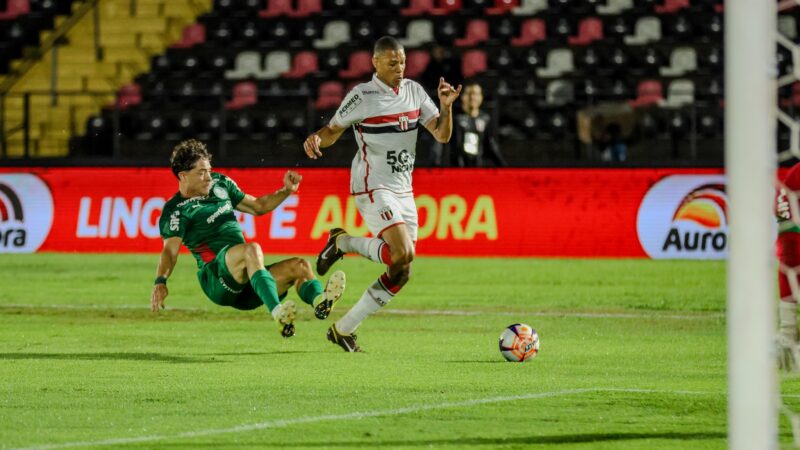 Nova dupla de ataque do Botafogo-SP ganha elogios: “Bastante mobilidade”