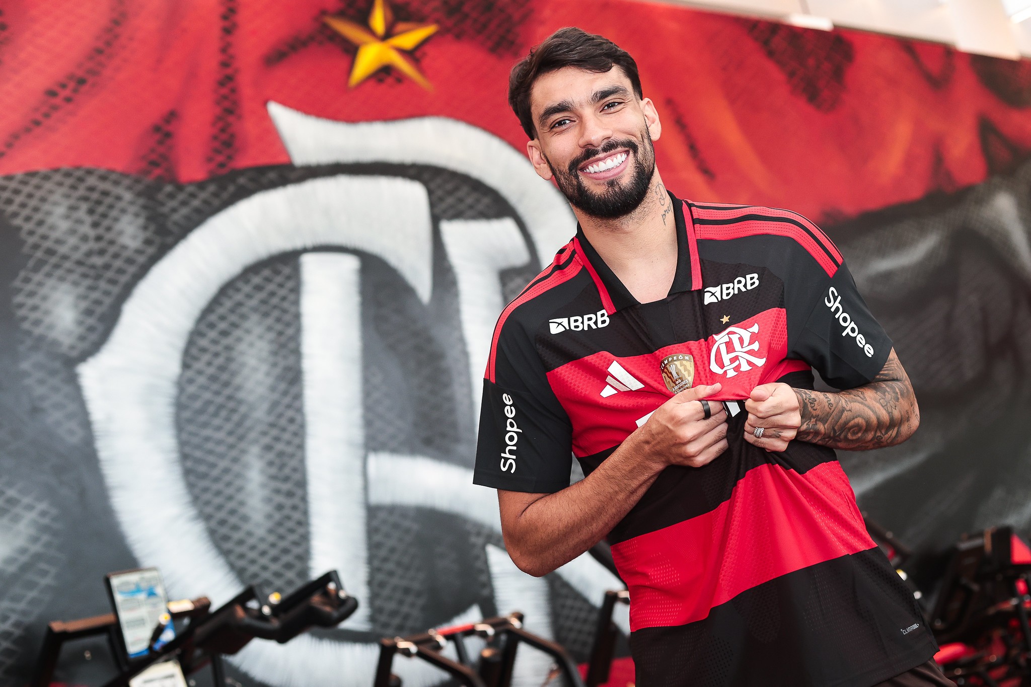 Flamengo gasta mais em Paquetá e Vitão que o Inter em cinco anos; veja os valores