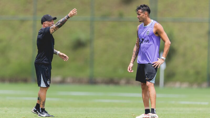 Escalação do Atlético-MG: sem Cassierra, Galo viaja para enfrentar Bragantino; veja relacionados