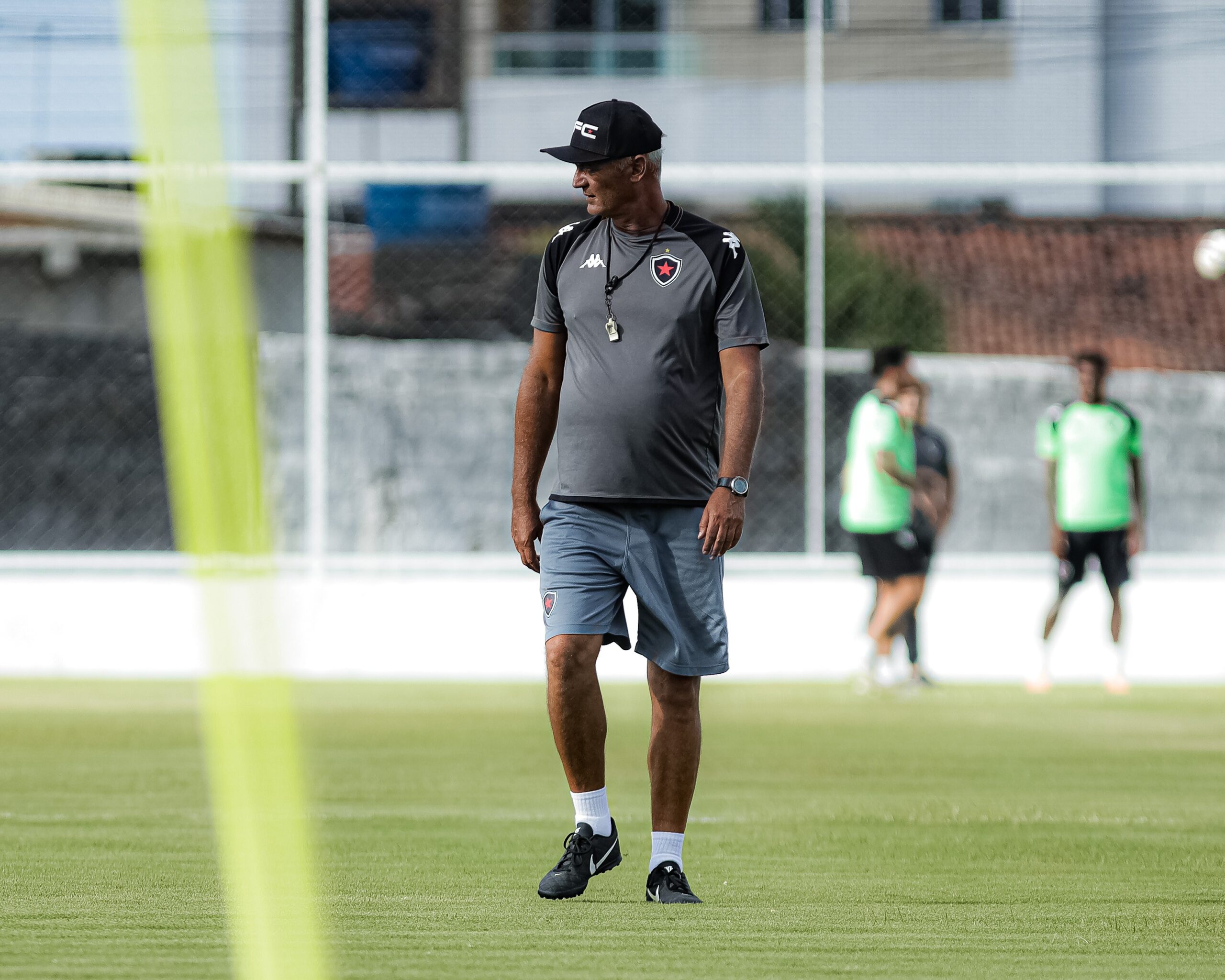 Lisca enfrenta missão de sanar a deficiência criativa para impulsionar o Botafogo-PB