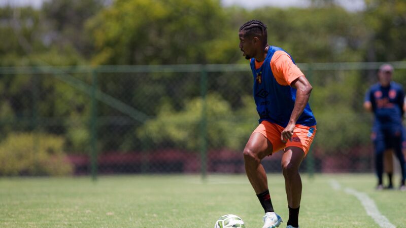 Iury Castilho “quebra protocolo” e declara: “O Sport sempre foi a minha prioridade”