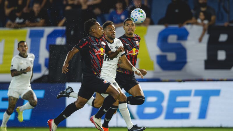 Análise: Atlético-MG sofre primeira derrota no ano, mas tem 2º tempo como alento para sequência