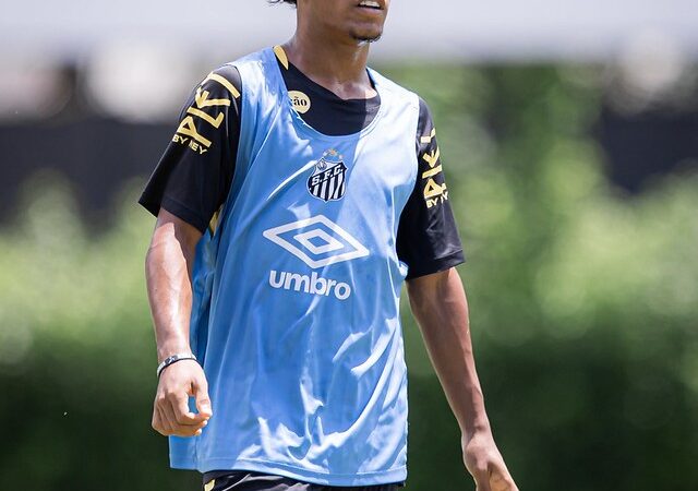 Talento precoce: quem é a joia da base do Santos que virou aposta de Vojvoda para encarar o Noroeste