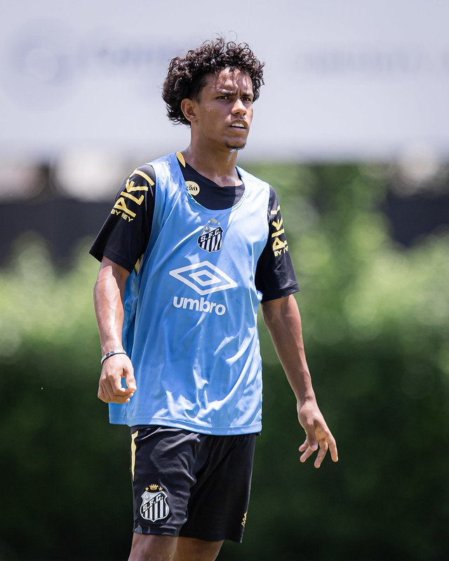 Talento precoce: quem é a joia da base do Santos que virou aposta de Vojvoda para encarar o Noroeste