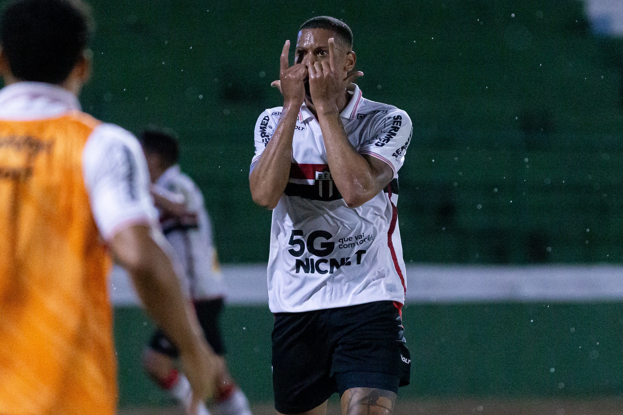 Ataque do Botafogo-SP marca primeiros gols na temporada