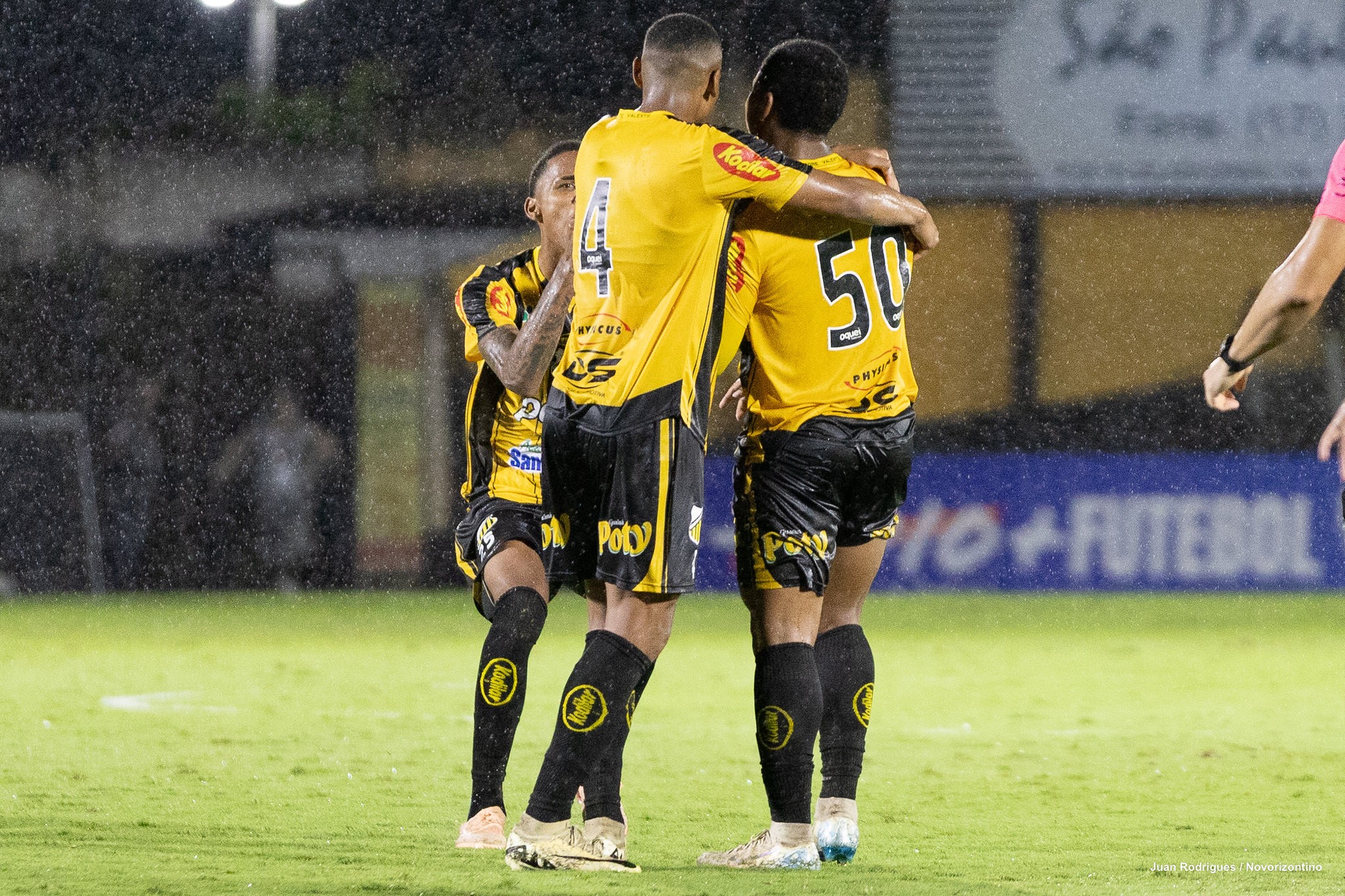 Volante do Novorizontino conta como futebol o ajudou na vida: “Era viciado em roubar”