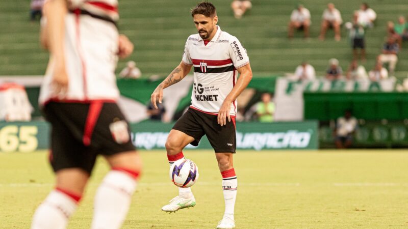 Gava enaltece coletivo após assistências e diz que Botafogo-SP cresce em “momento crucial”