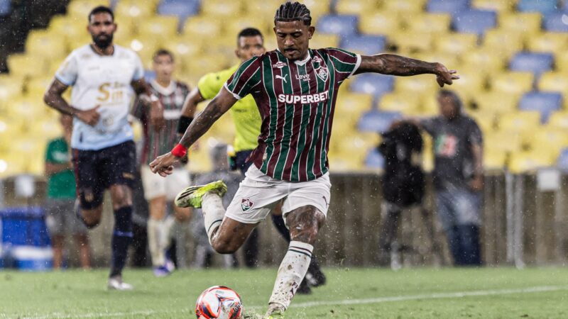 Retorno de Cano ajuda Zubeldía a dosar carga de John Kennedy no ataque do Fluminense