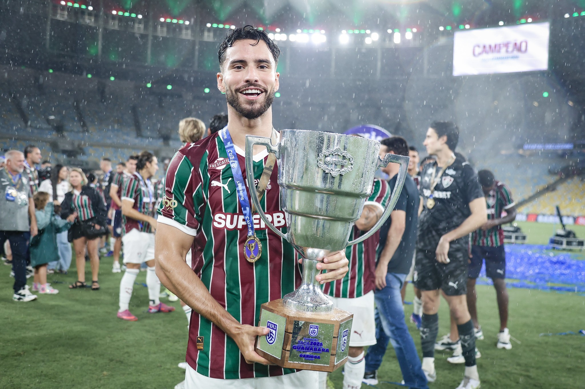 Fluminense abre conversas para renovar com Martinelli