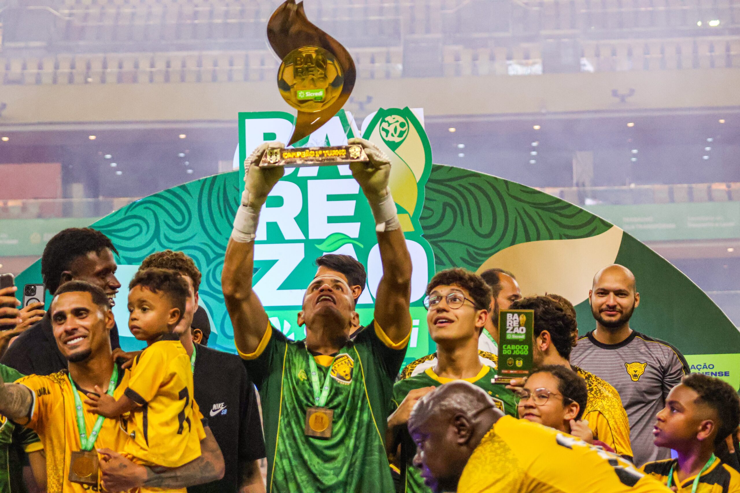 Do descarte à glória: rejeitado pelo Avaí, ex-Botafogo e Santos decide título pelo Amazonas