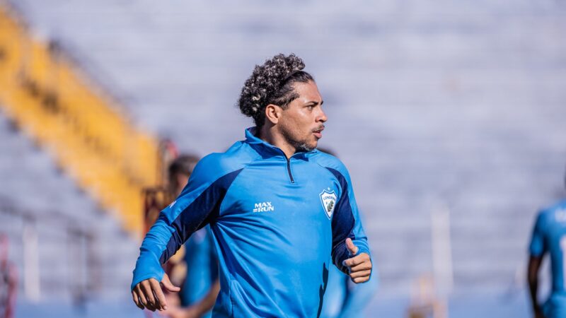 Vitor Jacaré comemora volta aos gramados após mais de um ano: “Londrina confiou em mim”