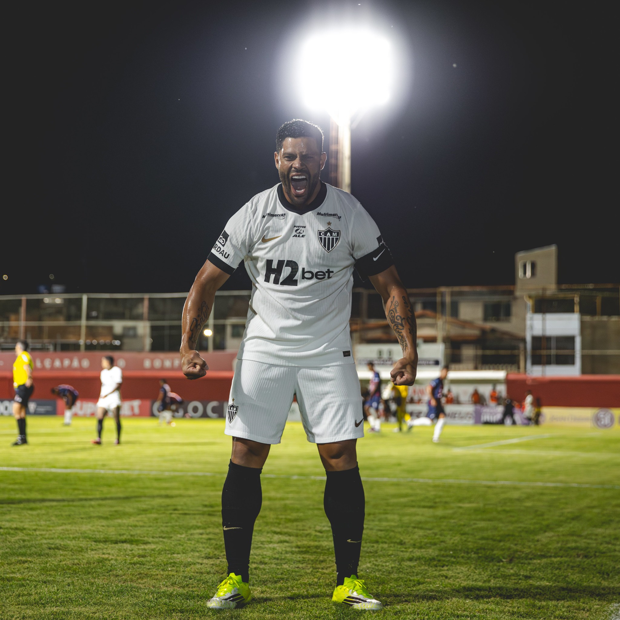 Hulk celebra hat-trick pelo Atlético-MG e se desculpa com Sampaoli: “Jogadores têm grande parcela pela dispensa”