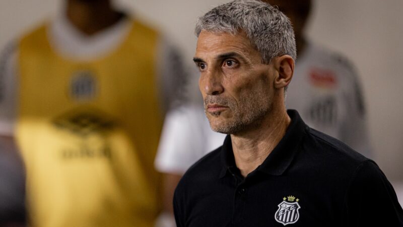 Vojvoda dá espaço a reforços e diz que Santos ainda segue no mercado: “Estamos trabalhando”