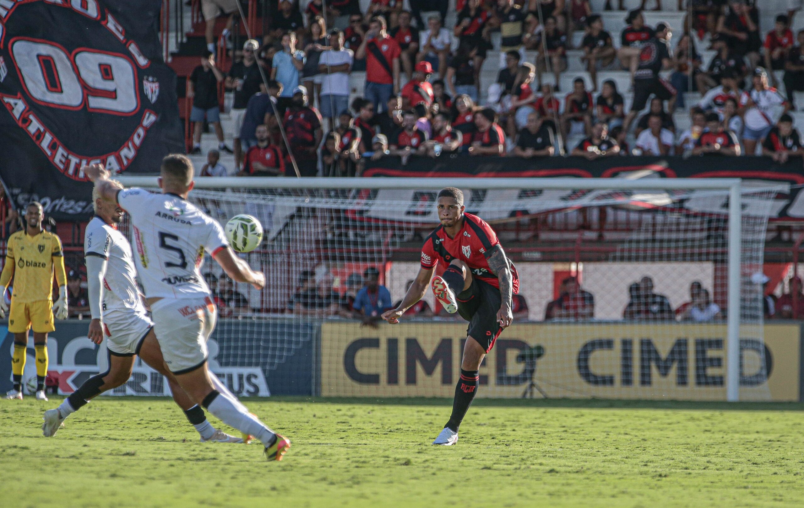 Atlético-GO tem duas dúvidas para semifinal contra o Vila Nova