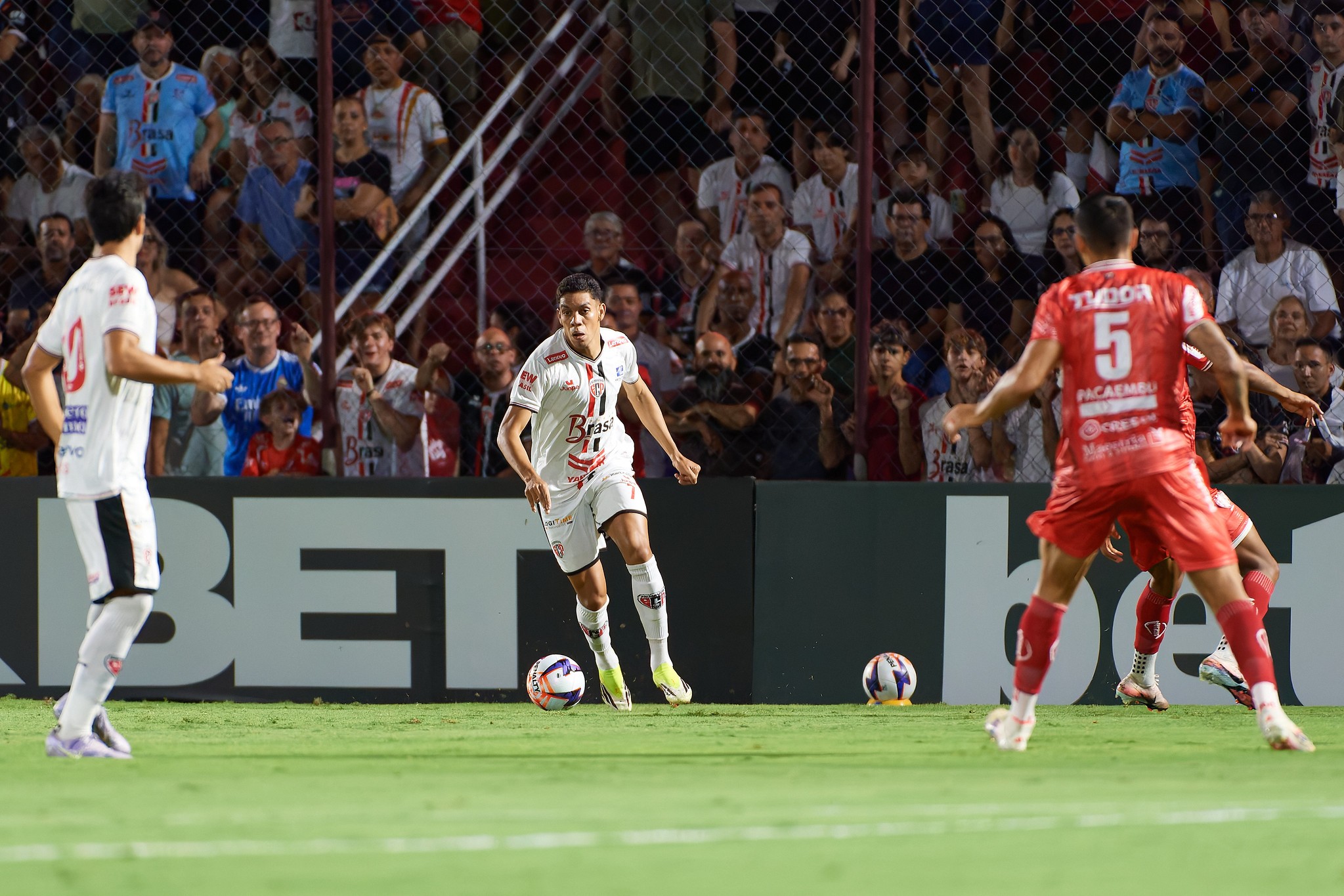 Fora da Copa do Brasil, destaques do caçula do Paulistão negociam com outros clubes