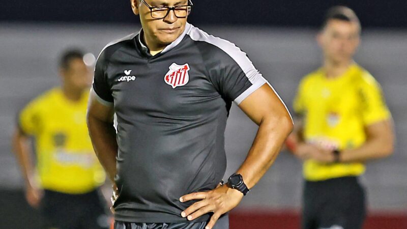 Conheça o técnico estreante no Paulistão que faz campanha histórica e desafia o Palmeiras