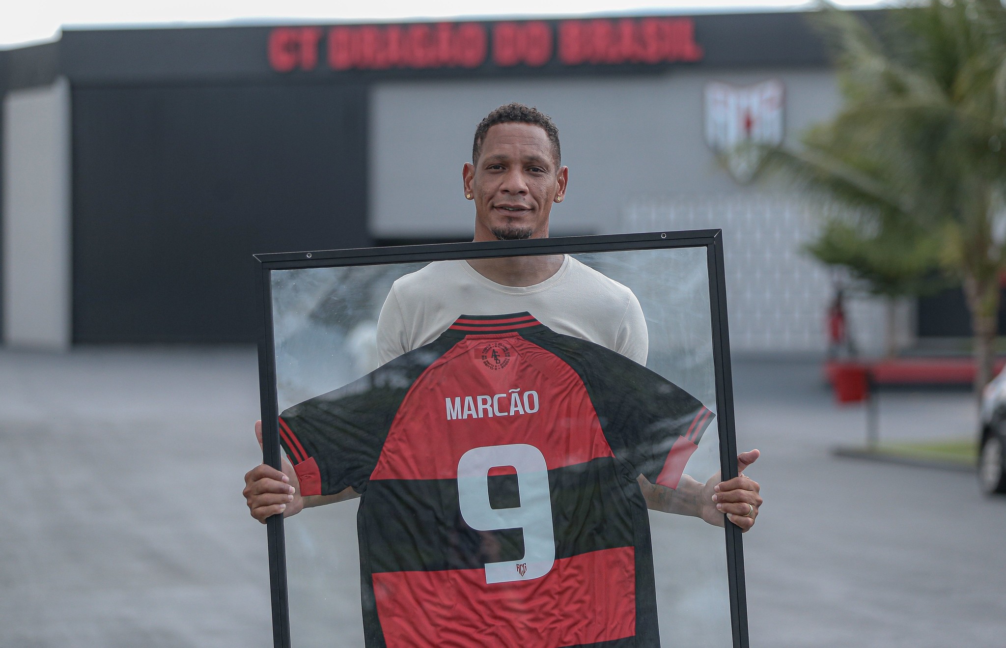 Atlético-GO presta homenagem a Marcão, ídolo do clube