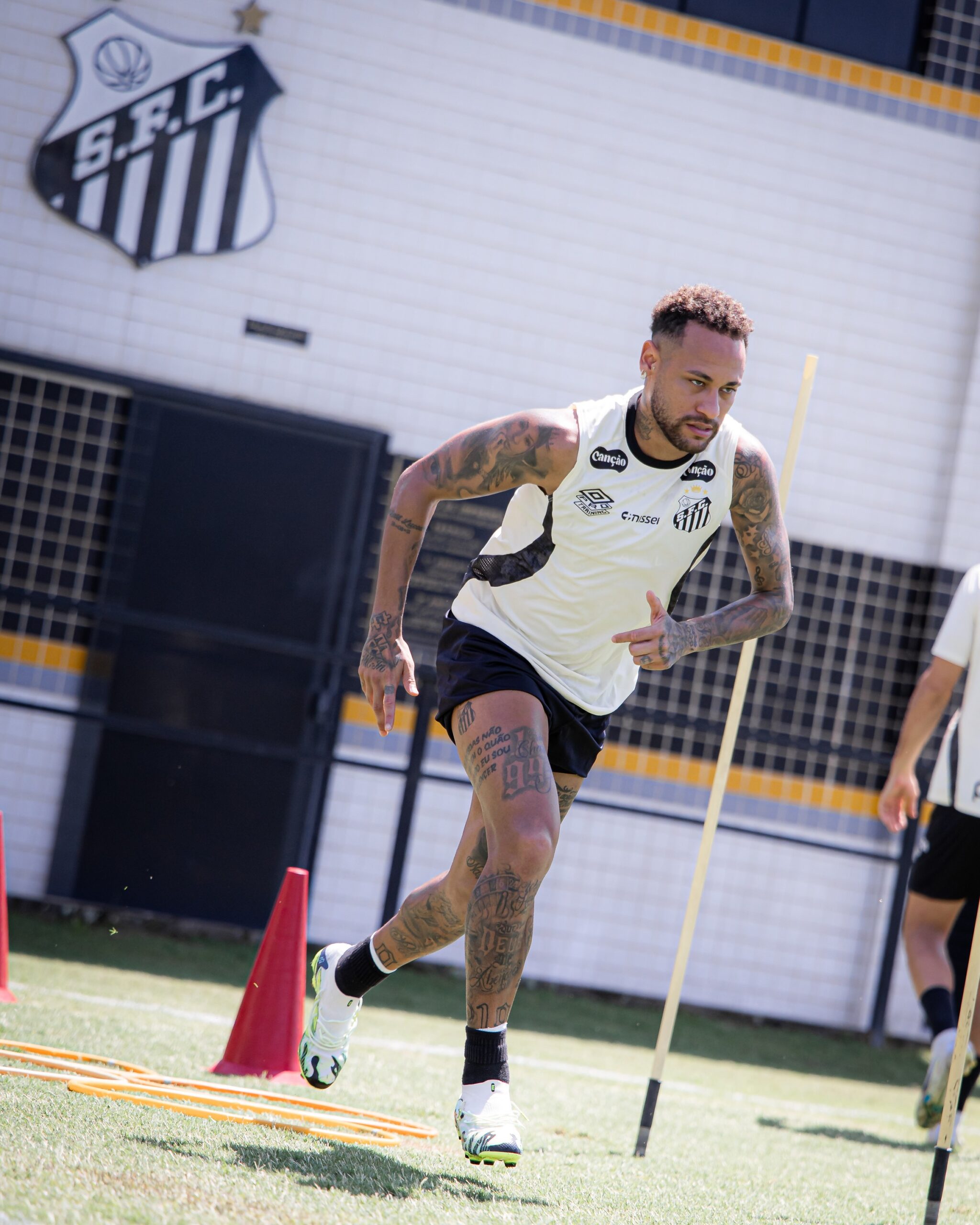 De olho na Copa, Neymar tenta jogar primeiro mata-mata completo desde retorno ao Santos