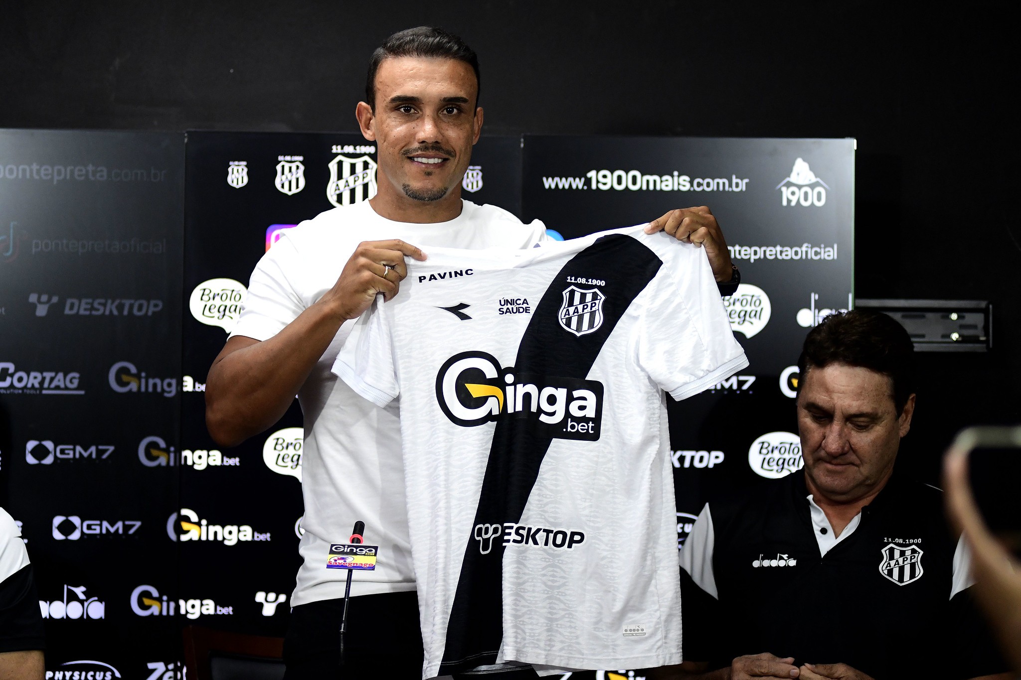 “Preciso muito mais da Ponte do que a Ponte de mim”, diz Pottker na apresentação