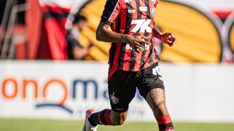 Edenilson tem primeira chance com Jair Ventura e vira alternativa em meio a mudanças no Vitória