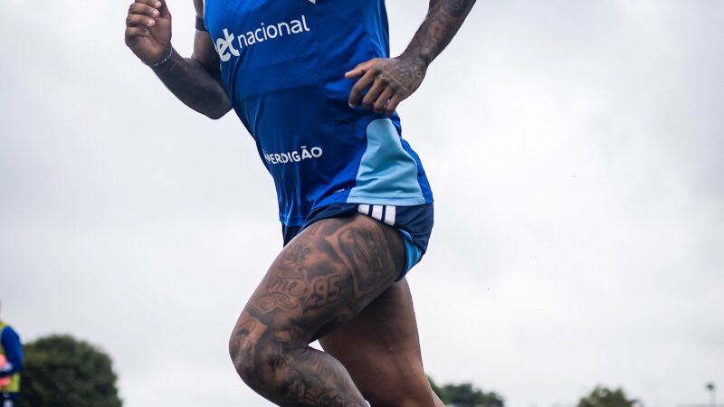 Comprado pelo Cruzeiro, Marquinhos completa quatro meses de cirurgia e fica mais perto de volta