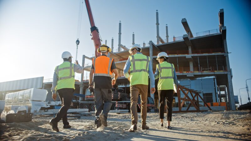 Setor da construção prevê avanço em 2026 com corte de juros, crédito e investimentos