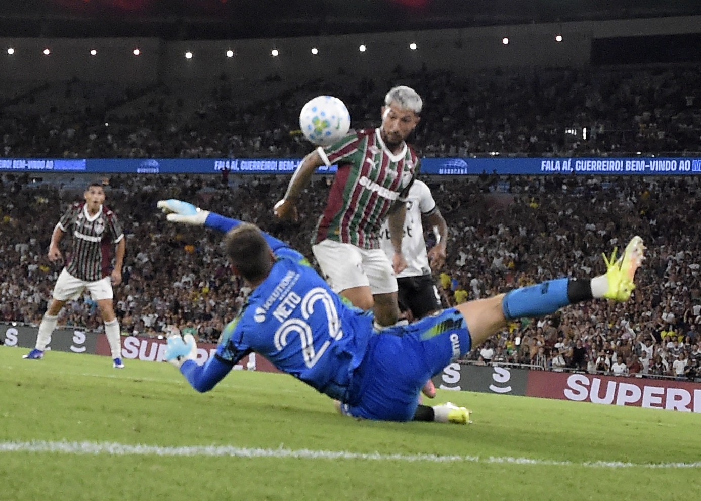 Análise: Fluminense supera adversidades, vence clássico e se permite sonhar