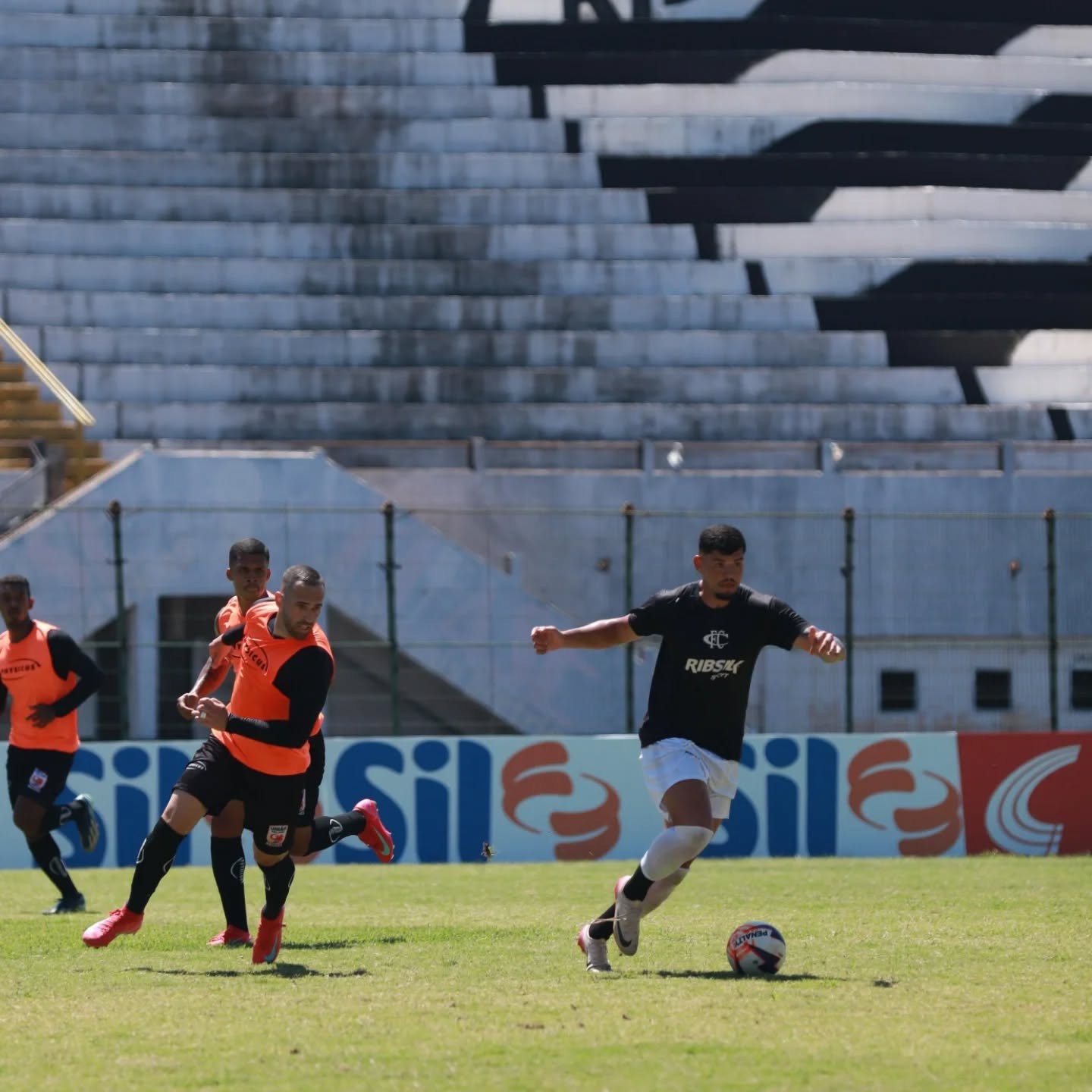 Comercial deve anunciar goleiro e lateral-esquerdo para Série A4, diz dirigente