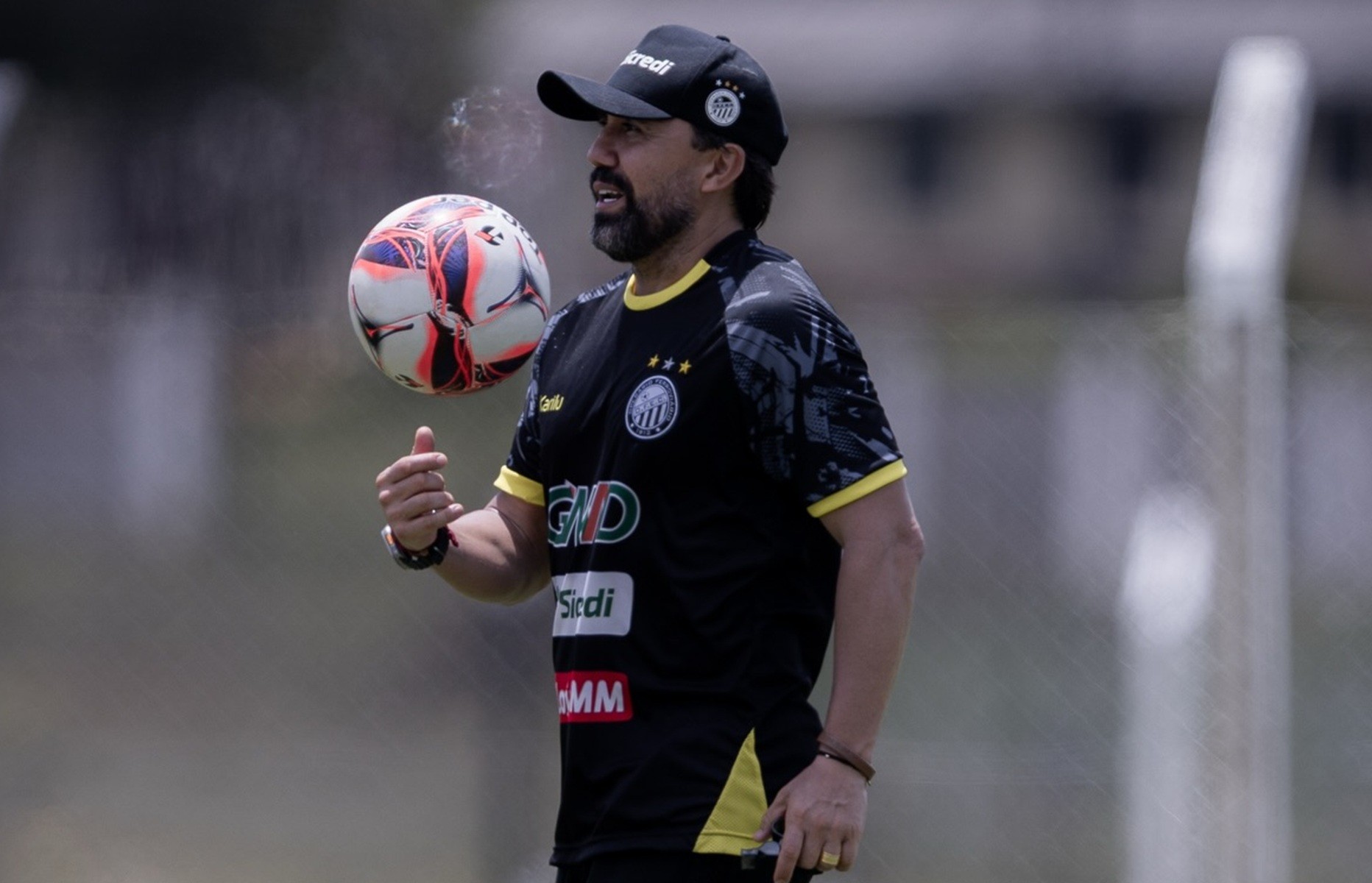 Luizinho vê Operário-PR em evolução e quer casa cheia contra o Coritiba: “No mínimo 10 mil”