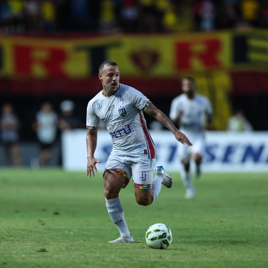 Meia Gabriel Pires é contratado pelo Central