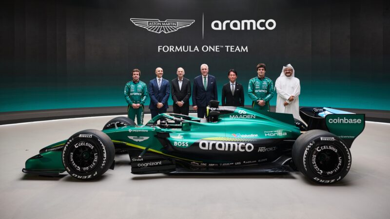 Aston Martin fecha lançamentos da F1 2026 apresentando novo carro