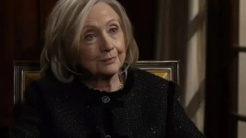 Em entrevista à BBC, Hillary Clinton acusa governo Trump de encobrir arquivos de Epstein