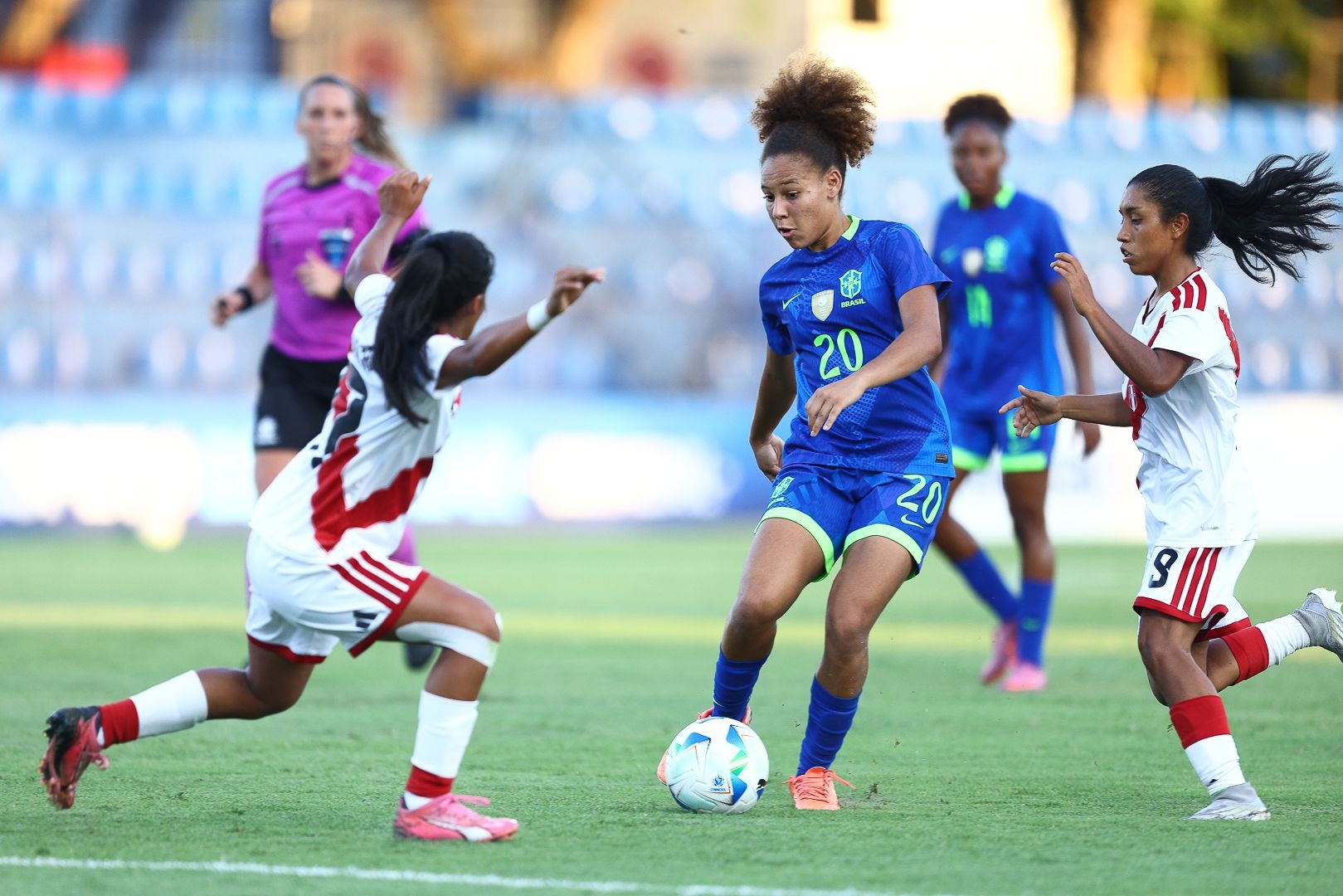 Autora de gol pela Seleção sub-20, Adrielly renova com o Fluminense até 2029