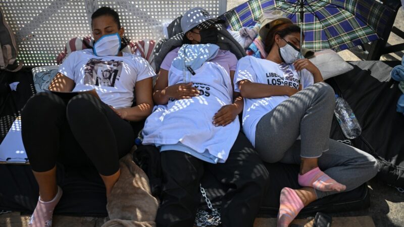 Familiares de presos políticos iniciam greve de fome na Venezuela