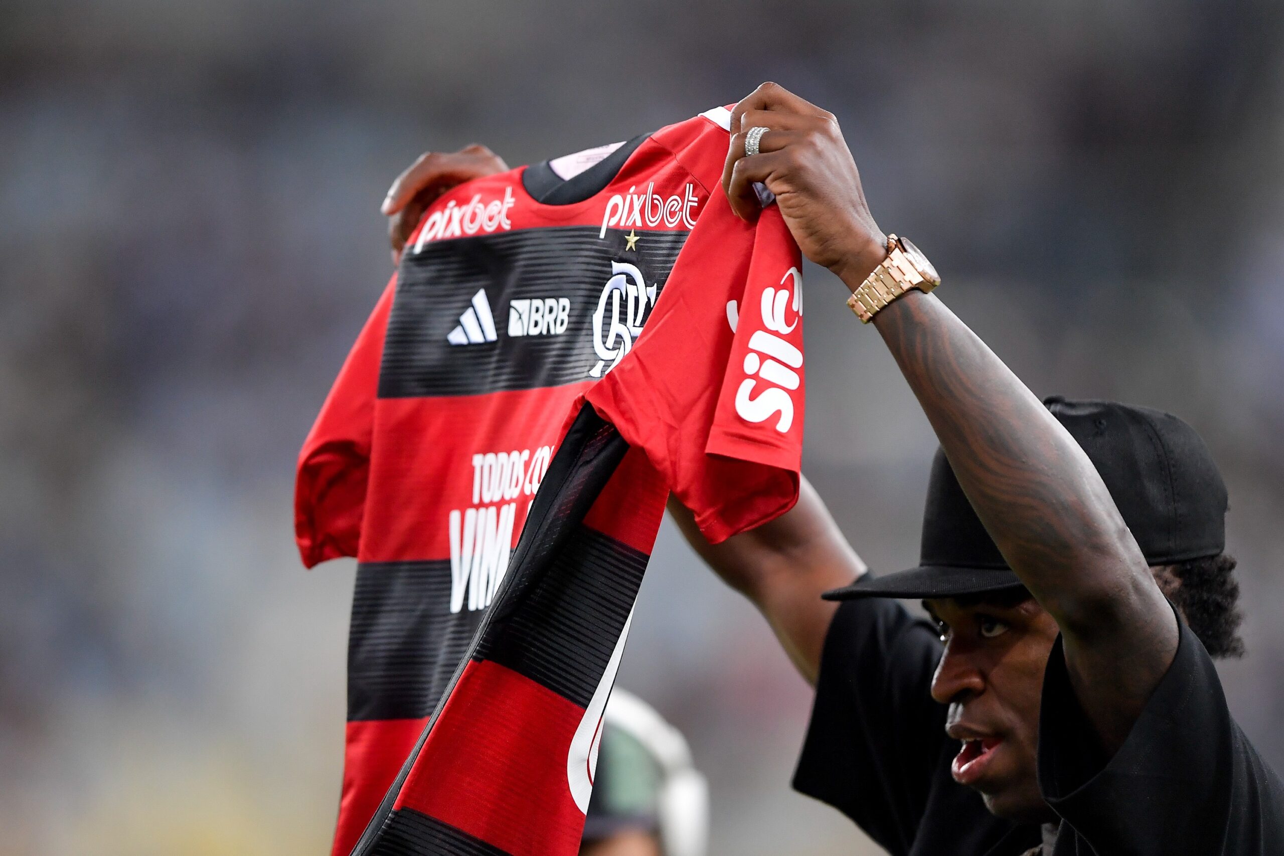 Flamengo apoia Vini Jr após acusação de racismo na Champions: “Você não está sozinho”