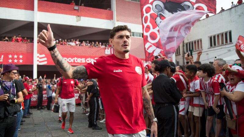 Náutico evolui por retorno de Carlinhos e espera acerto após o Paulistão