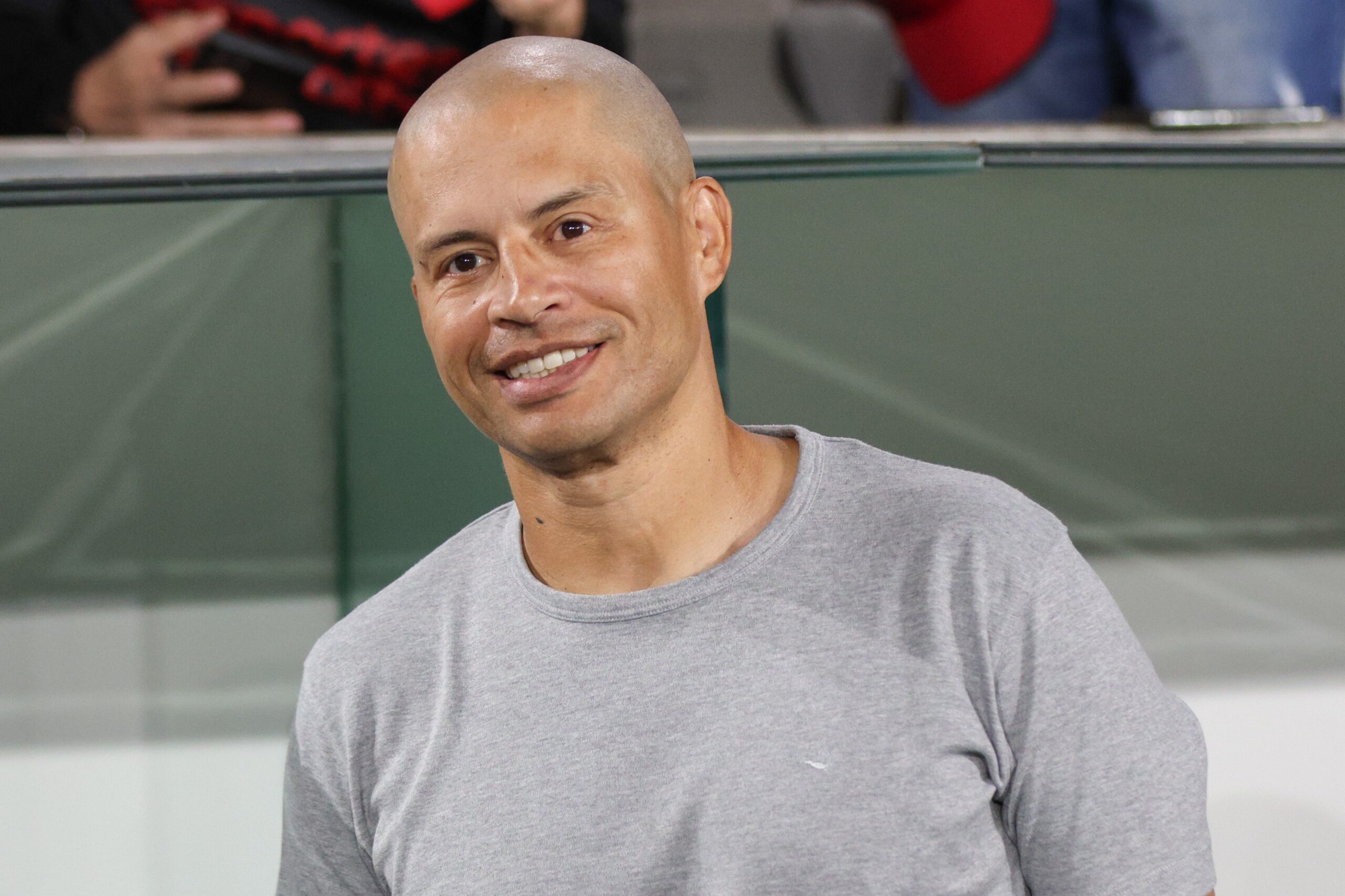 Athletic anuncia Alex como novo técnico