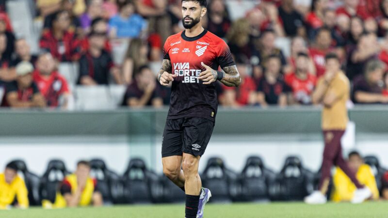 Mastriani fica fora dos planos no Athletico e é liberado para procurar novo clube
