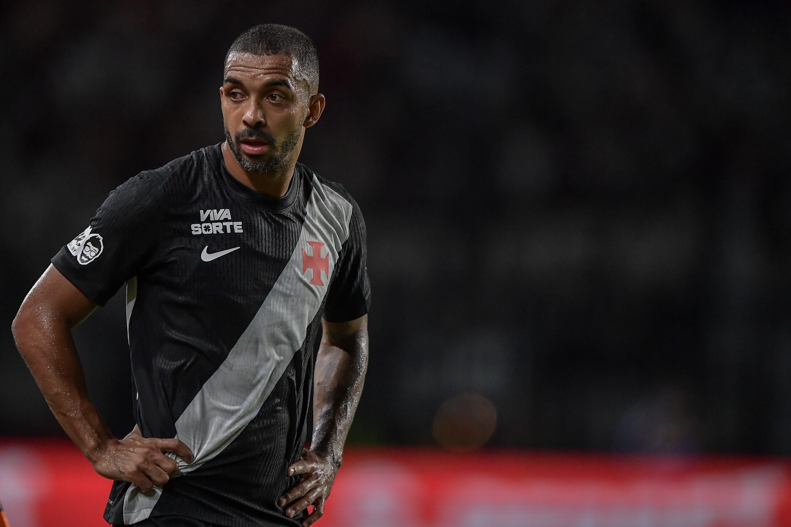 Dúvida contra o Botafogo, Paulo Henrique vê concorrência acirrar com fase artilheira de Puma no Vasco