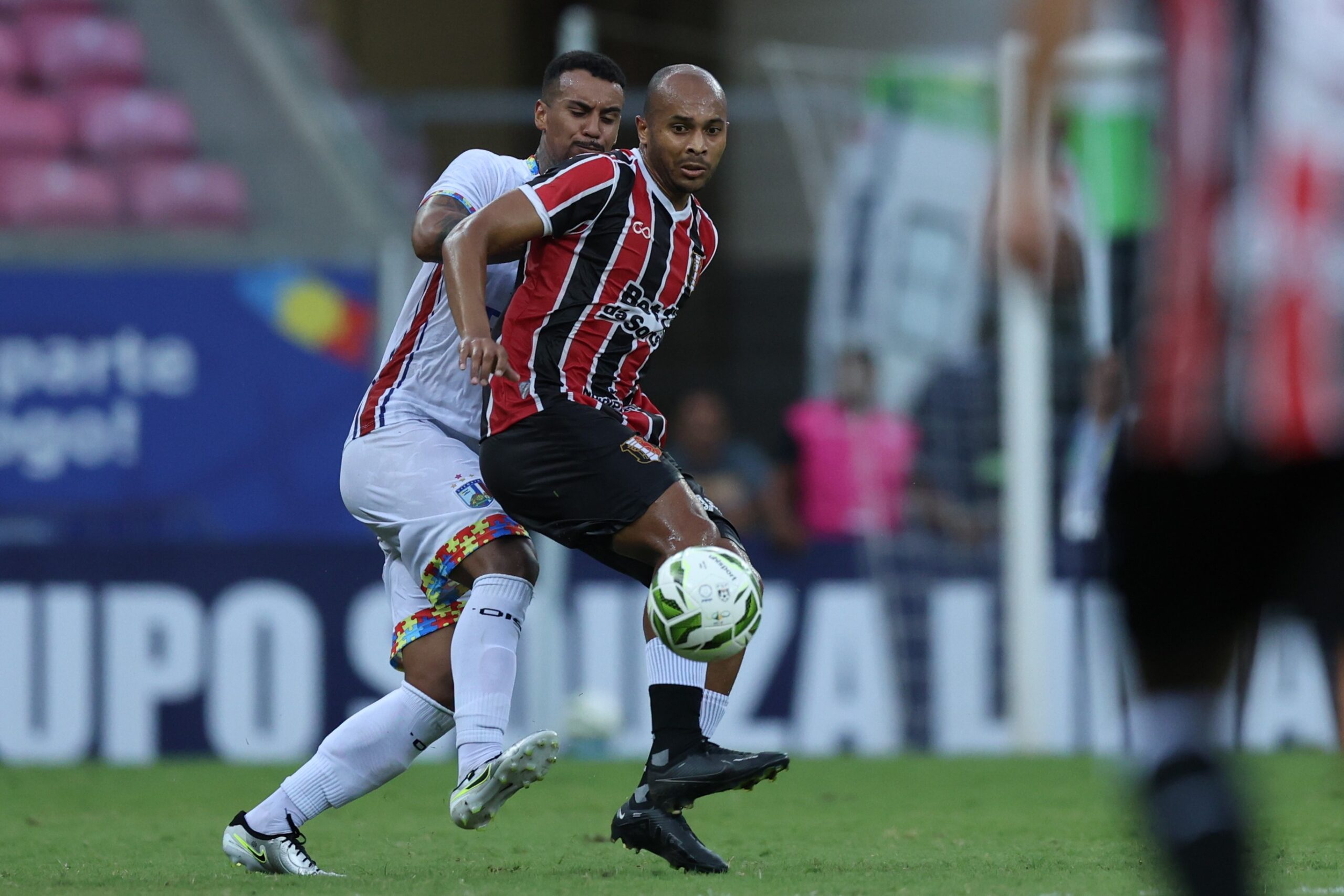 Interino do Santa Cruz confia em volta por cima de Quirino: “Pode reconquistar a torcida”