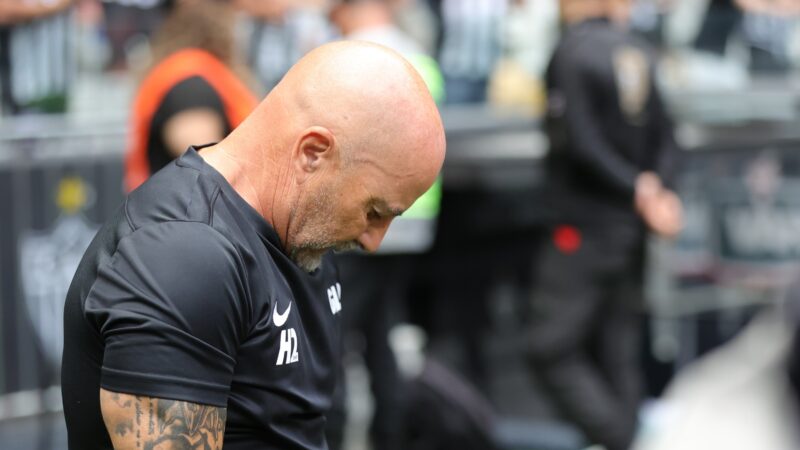 Bastidores: desgaste entre Sampaoli e Atlético-MG passa por reforços e ambiente pesado com o elenco