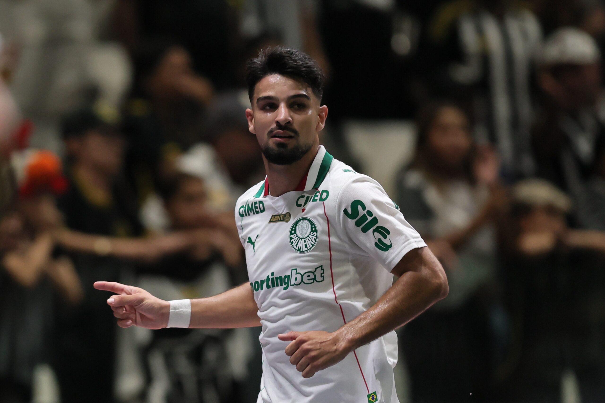 Flaco tem mais participação em gols do que jogos em 2026 e assume protagonismo no Palmeiras