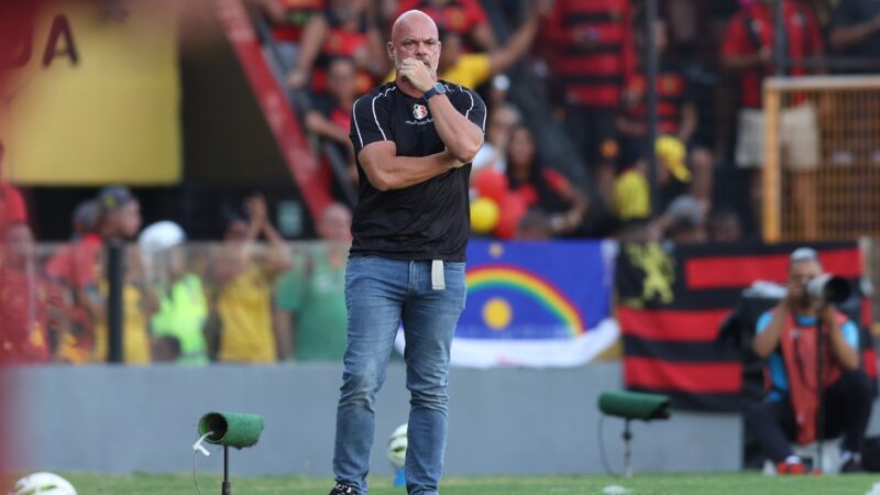 Interino fará primeiro jogo como mandante à frente do Santa Cruz com presença da torcida