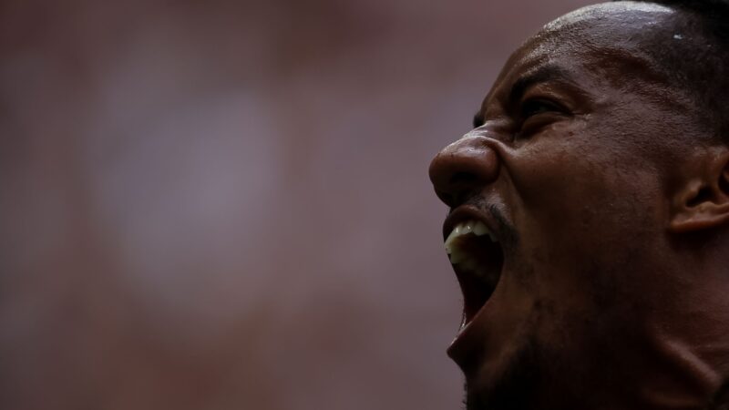 Carrillo manda recado a Martínez e diz: “Corinthians não tem dinheiro para contratar, mas levanta troféu”