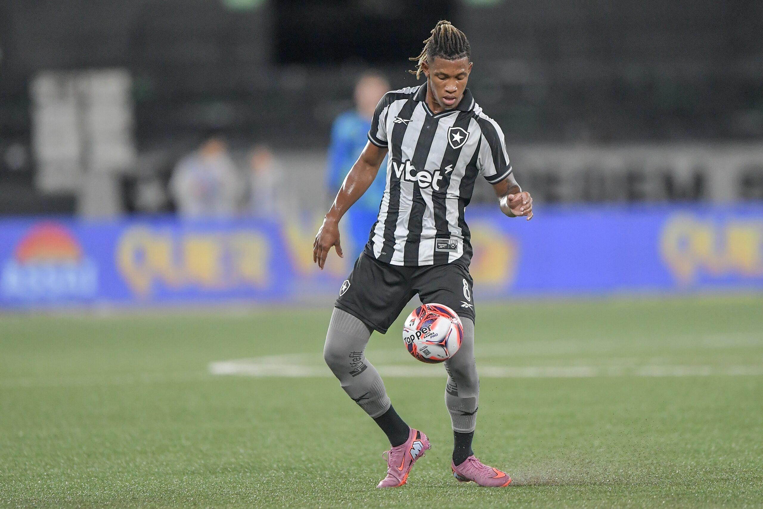 Danilo revela que possível saída do Botafogo o pegou de surpresa: “Não sabia de nada”