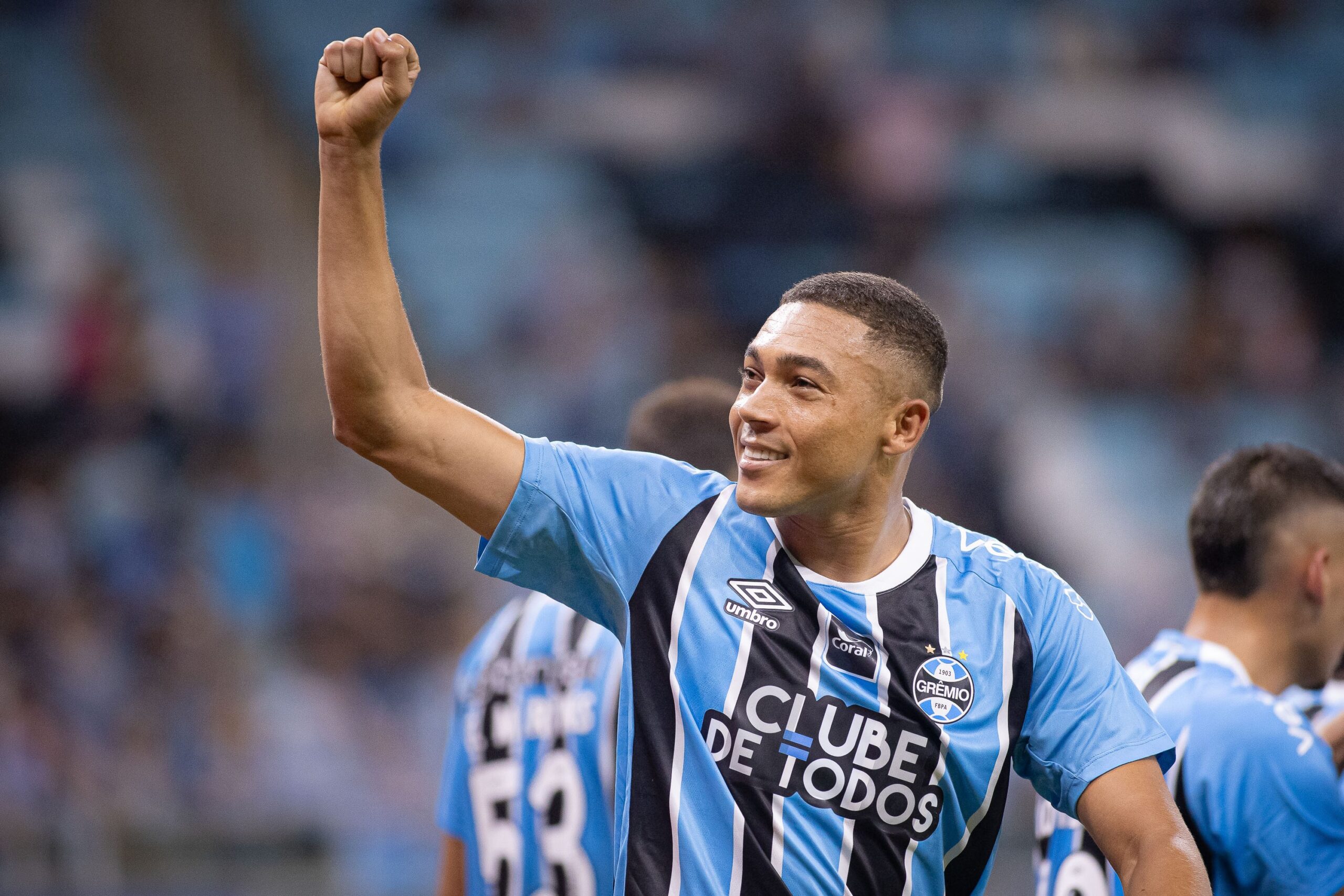 Análise: Grêmio vai mal, Carlos Vinicius vem bem e classificação no Gauchão sai no limite